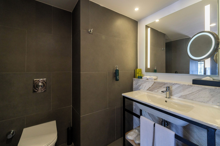 Bathroom 5, DoubleTree by Hilton Antalya-Kemer All-Inclusive Resort, Kemer