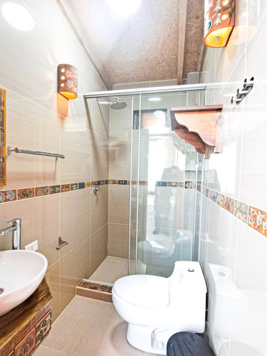 Bathroom 4, Stardome Spiritual Experience, Urubamba