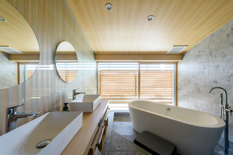 Bathroom 5, Grandia Housen, Awara