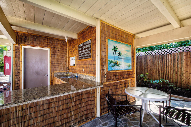 Food & Drinks 5, Kona Shores #219, Hawaii