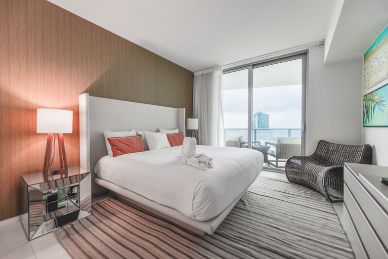 Bedroom 4, 4111s Hollywood - Steps to the Sand - We Host, Broward