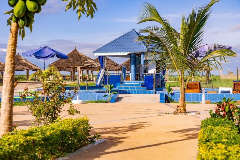 Pool 2, Sea-front Suite - Sleeps 3 - Balcony - Pool, Kanifing
