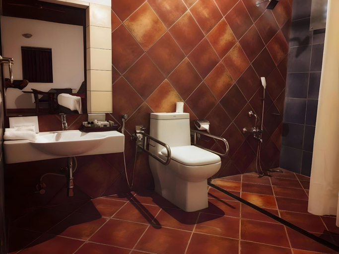 Bathroom 5, Marari Beach Palace, Alappuzha