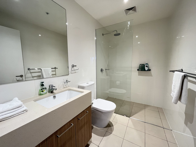 Bathroom 4, Tasha's Apartments on Morphett, Adelaide