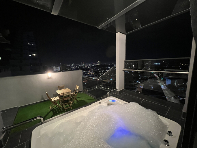 Bathroom 15