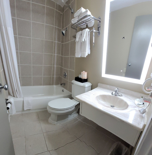 Bathroom 4, Baymont by Wyndham Liberty MO, Kansas City
