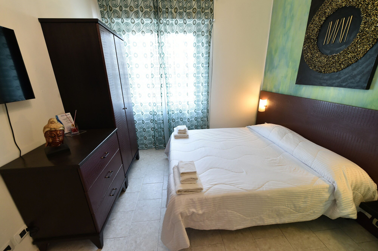 Bedroom 3, Hotel Okinawa, Rimini