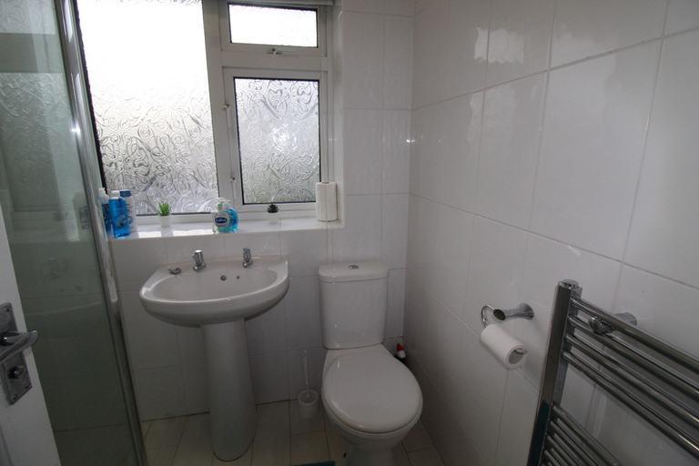 Bathroom 2, Winslow Green House, Derby