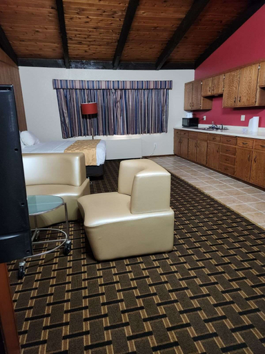 Others 5, Americas Best Value Inn Hinckley, Pine
