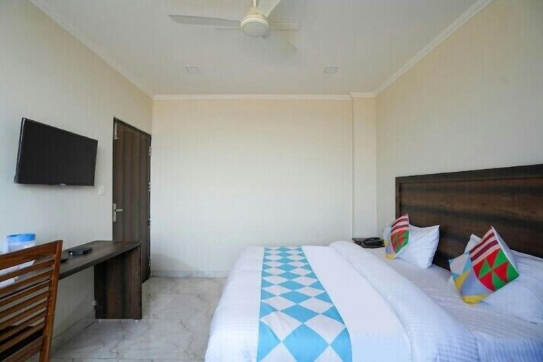 Bedroom 2, Hotel Midtown, Palwal