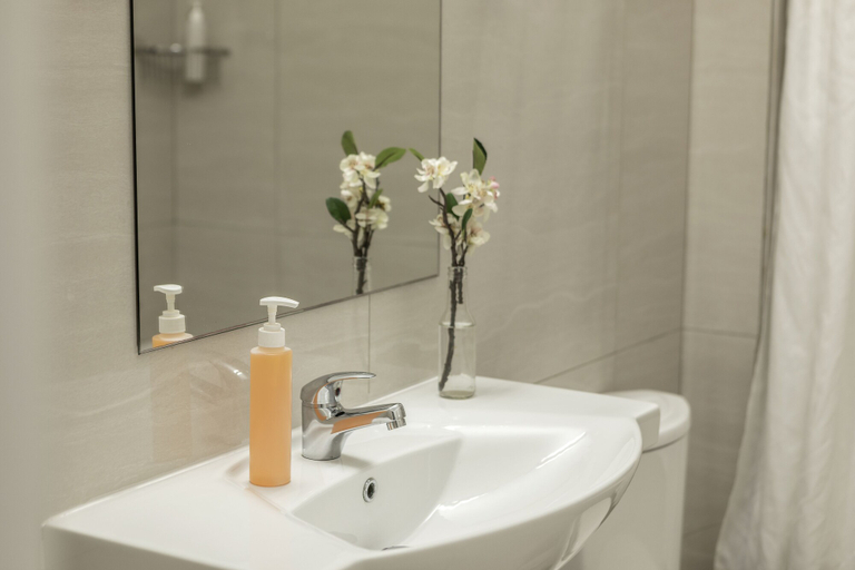 Bathroom 5, Mia hotel apartment