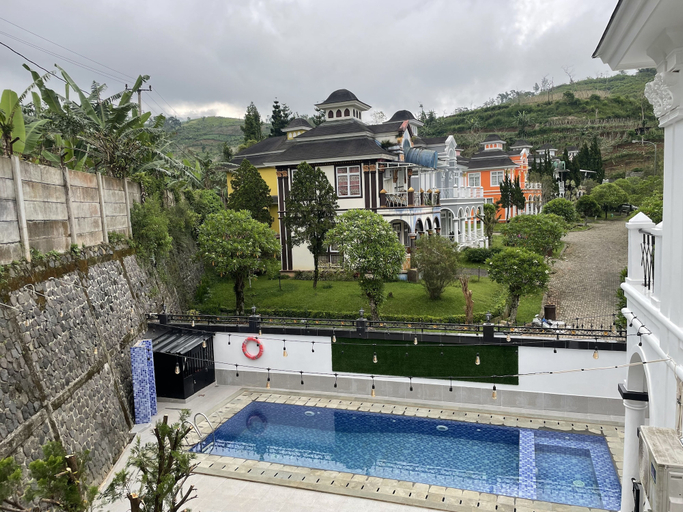 Sport & Beauty 3, Eton Asia Kota Bunga Villas, Cianjur