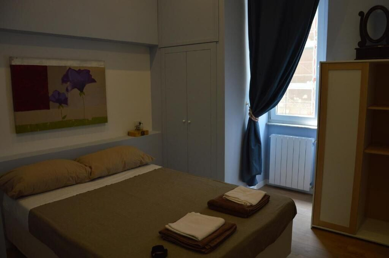Room 5, Luxury Three Bedroom Flat in Rome Center, Roma