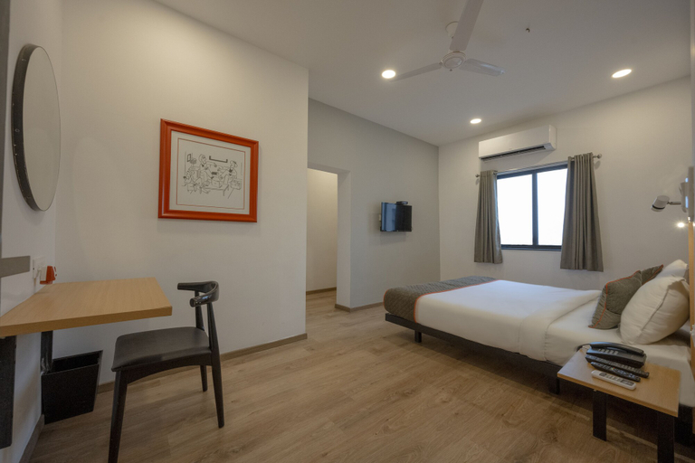 Bedroom 3, Signature Inn, Nagpur