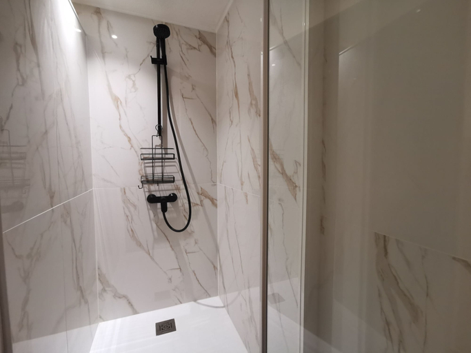 Bathroom 4, 7 Art Hotel Cannes, Alpes-Maritimes
