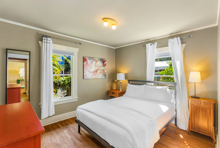 Bedroom 2, Enchanted Path to a Gardenscape, Seattle