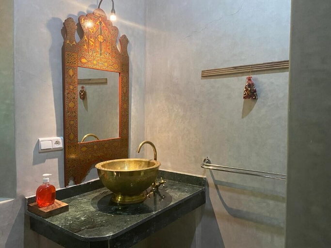 Bathroom, Riad Deux Palmiers, Marrakech