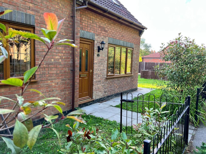 Exterior & Views 2, 2-bed House - Sleeps 6 - Garden, Parking, Wifi, Lincolnshire