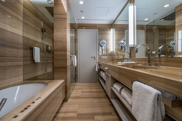 Bathroom 5, Maritim Hotel Ingolstadt, Ingolstadt