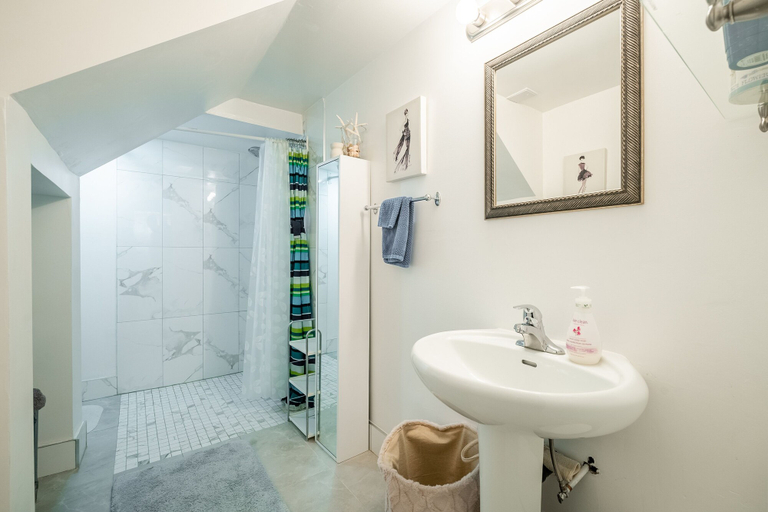 Bathroom 3, GLOBALSTAY Sunny Basement Bront�� park, Halton