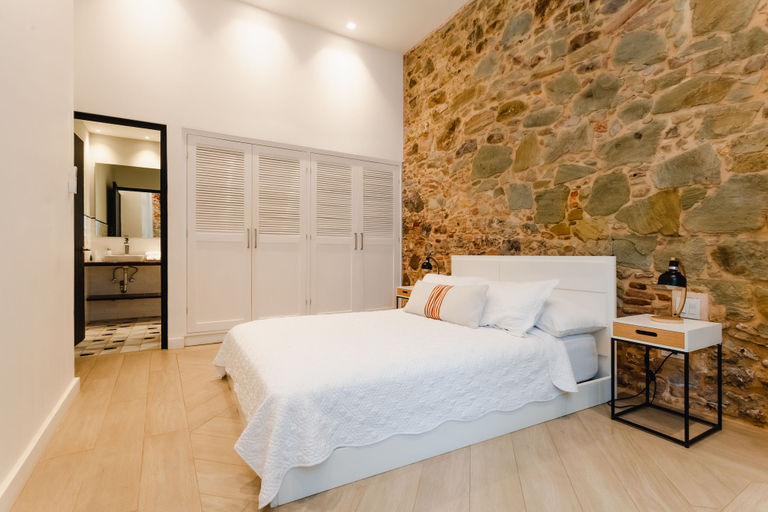 Room 3, Lefevre 2C, Panamá