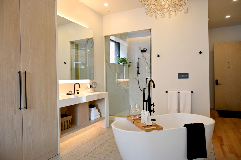 Bathroom 4, Cribs on Main, Prince Edward