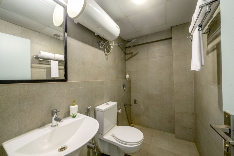 Bathroom 4, Olive Hotel Indiranagar by Embassy Group, Bangalore