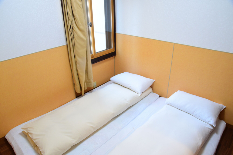 Bedroom 2, Ueno House VIP, Taitō