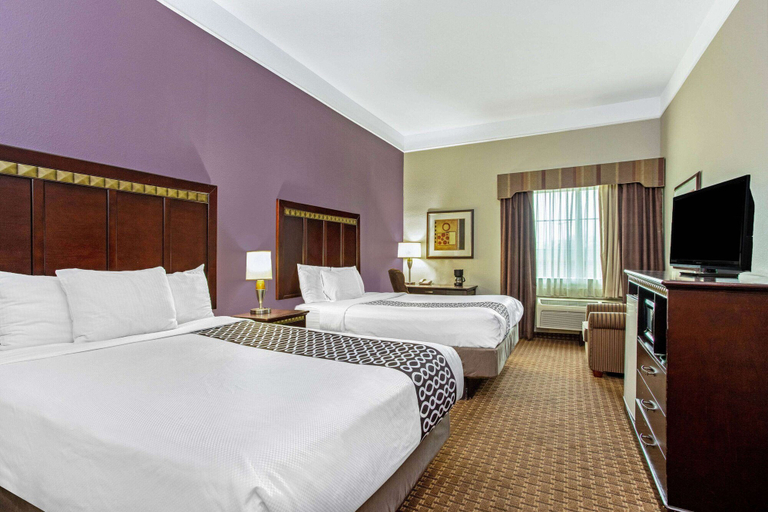 Bedroom 3, La Quinta Inn & Suites by Wyndham Cleburne, Johnson