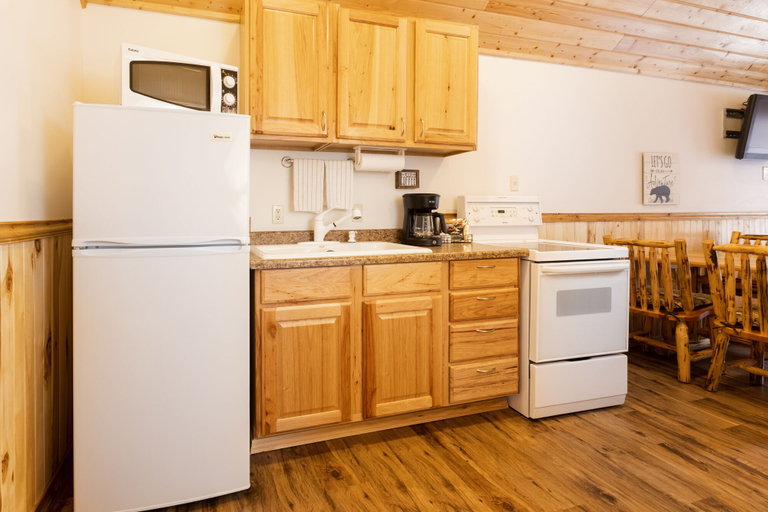 Others 5, Beargrass Lodging and RV Resort, Flathead