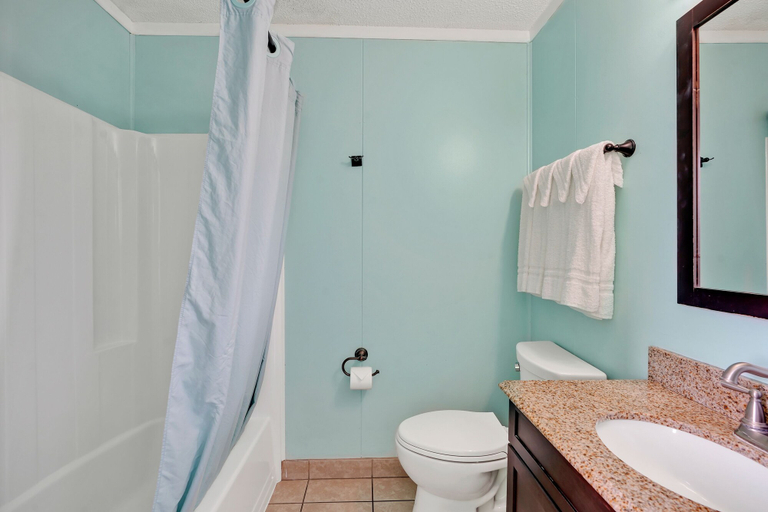 Bathroom 4, Admiral's Quarter, New Hanover