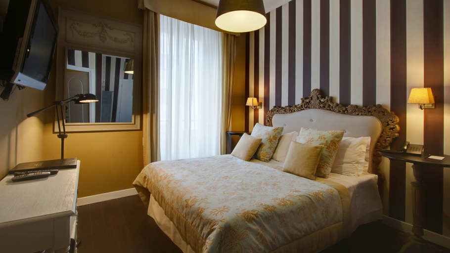 Bedroom 5, The B Place Ezio, Rome