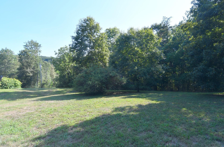 Others 4, Whispering Hills - Couples Getaway, Morgan