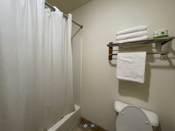 Bathroom 3, Wamego Inn And Suites, Pottawatomie