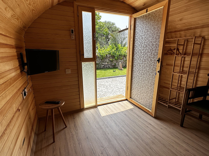 Room 4, Vasvija Pansiyon, Ayvalık