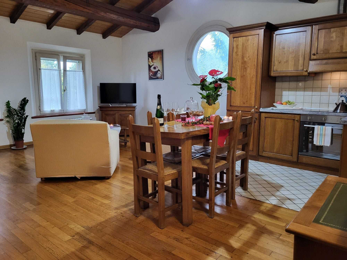 Others 5, Residence Antico Borgo, Modena