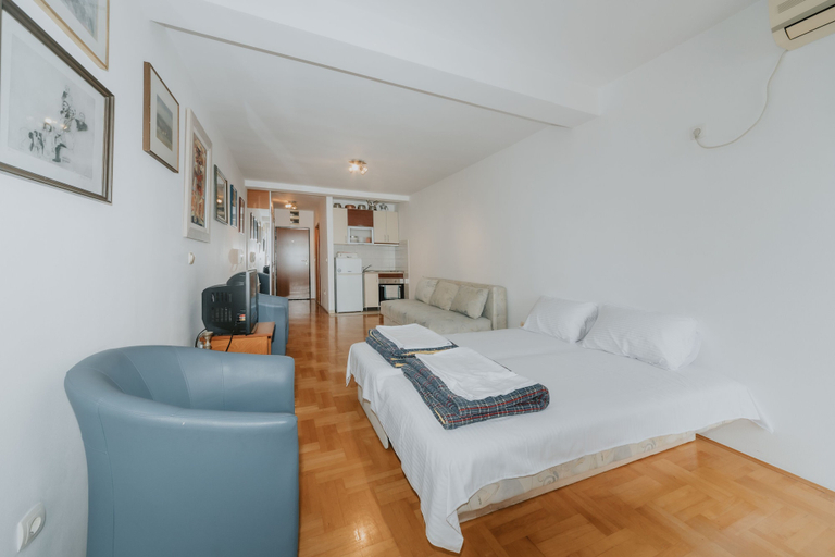 Bedroom 2, Sea view studio Tibor