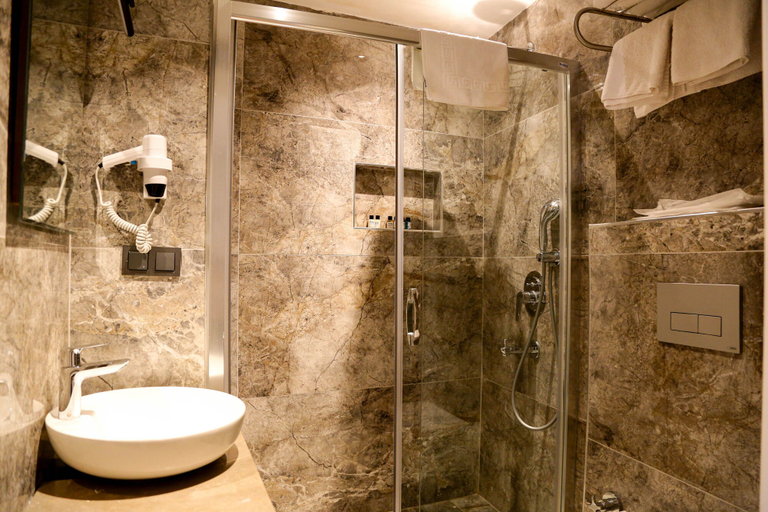 Bathroom 5, Axu Airport Hotel, Arnavutkoy
