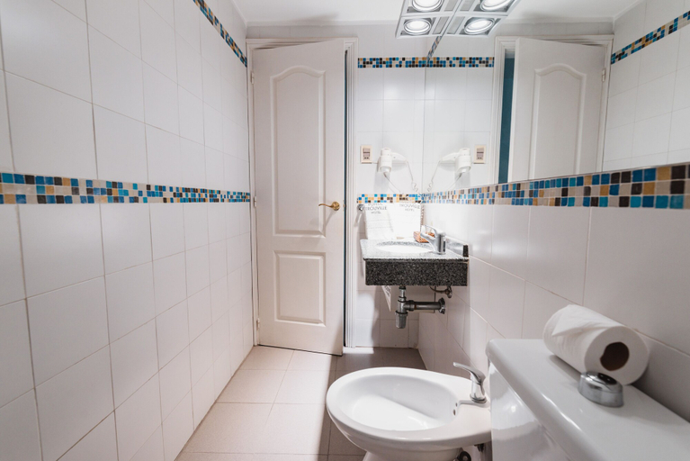 Bathroom 3, Punta Trouville Hotel, Montevideo