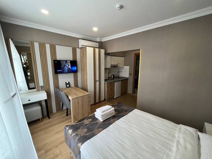 Others 4, H&L Suites, Fatih