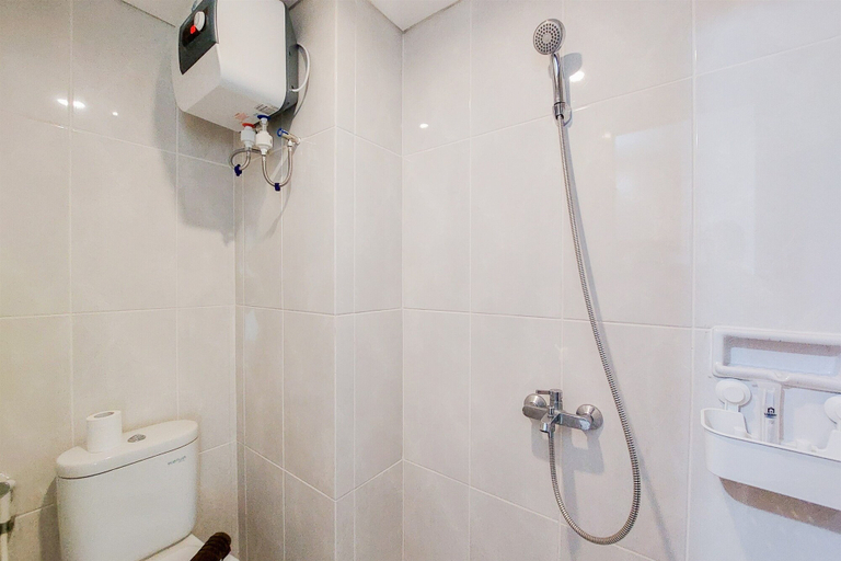 Others 2, Homey And Warm Studio Room Serpong Garden Apartment, Tangerang