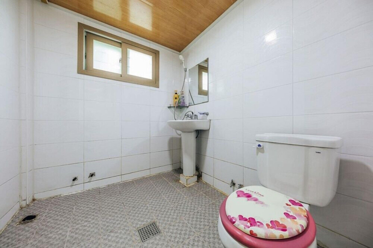 Bathroom 4, Badasae Pension, Yeongdeok