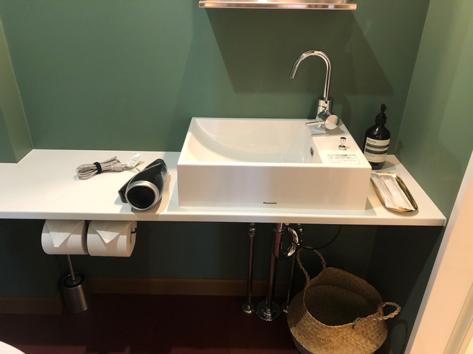 Bathroom 2