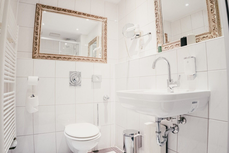 Bathroom 5, Hotel St. Georg, Düsseldorf