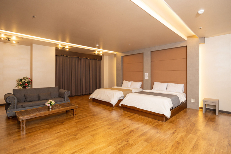 Bedroom 3, Cosmos Hotel, Donghae