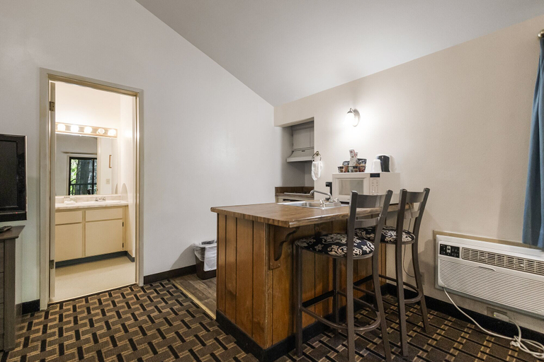 Others 5, Northern Queen Inn, Nevada