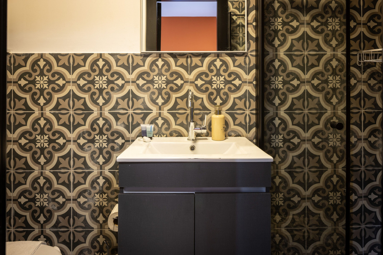 Bathroom 4, Artistic Vibes Haifa Hub by Sea N' Rent