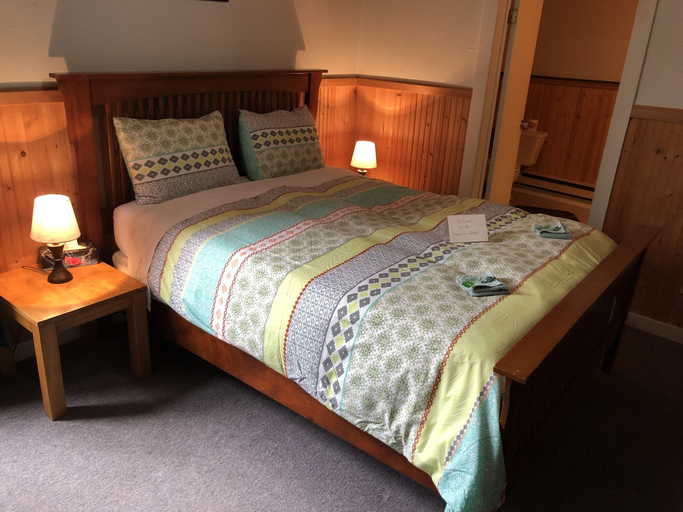 Bedroom 2, Historic Hotel Bayview, Kitimat-Stikine