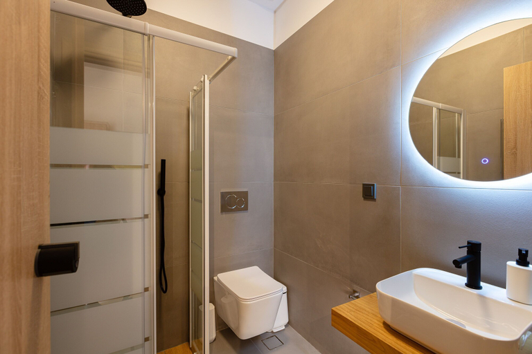 Bathroom 5, Lilys Apartments, Crete
