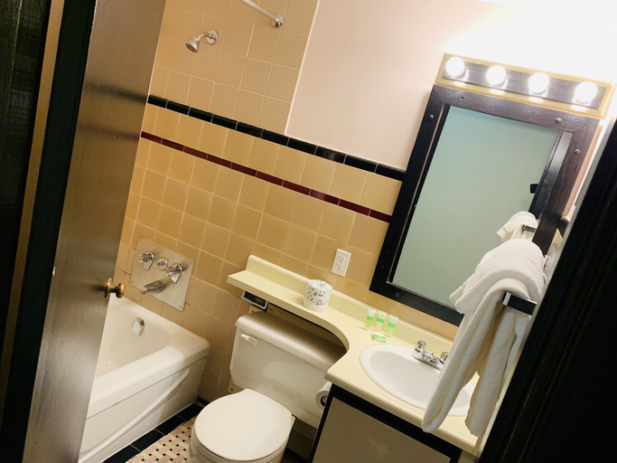 Bathroom 4, Hotel at the Waldorf, Greater Vancouver
